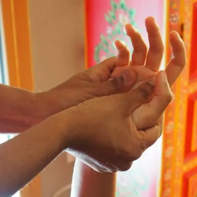 massage-ayurvedique-etoile-des-mains-devi-massage-lyon