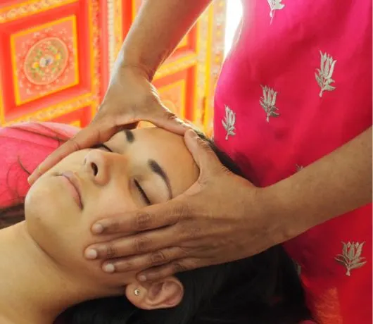 massage-ayurvedique-etoile-tete-devi-massage-lyon